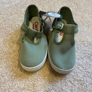 CIENTA | NWT Kids Green Canvas Sneakers | Size 8-9